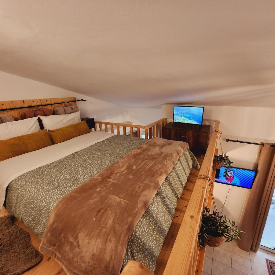 Luxury Loft Apartment Vivian Patras Eksteriør billede